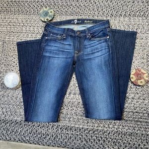 7 FAM size 28 Bootcut darker wash indigo